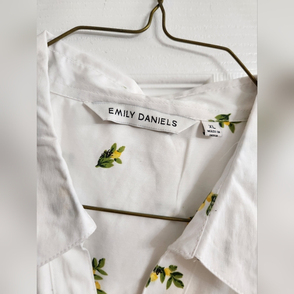 Floral Button Up - Picture 3 of 3